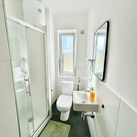 Cosy With Parking Near Vienna דירה גרסדורף ביי וין