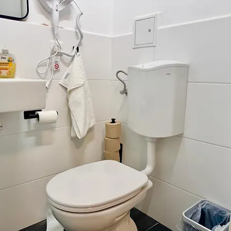 Cosy With Parking Near Vienna