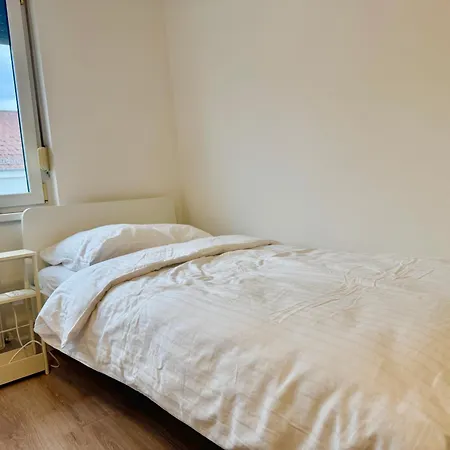 Cosy With Parking Near Vienna *