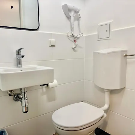 Cosy With Parking Near Vienna Appartement *