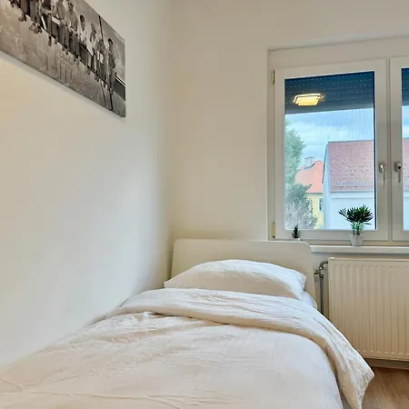 Cosy With Parking Near Vienna דירה