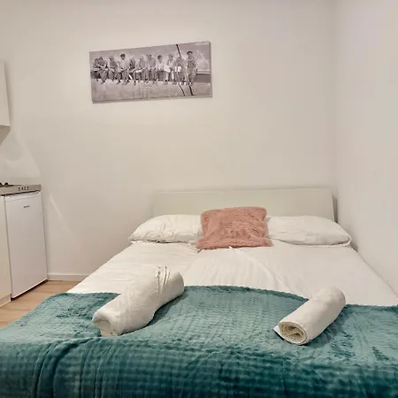 דירה Cosy With Parking Near Vienna גרסדורף ביי וין