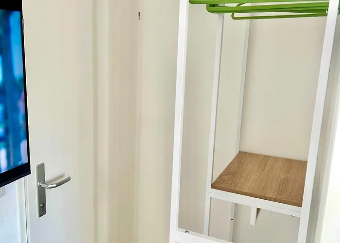 Cosy With Parking Near Vienna * Gerasdorf bei Wien